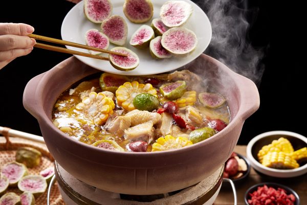 Lẩu gà dưỡng sinh (养生鸡火锅)